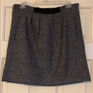 Loft size 4 black & grey winter skirt with pockets